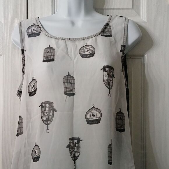 Penelope  white and black birdcage printed sleeveless semi sheer blouse Sz M EUC - Picture 3 of 7